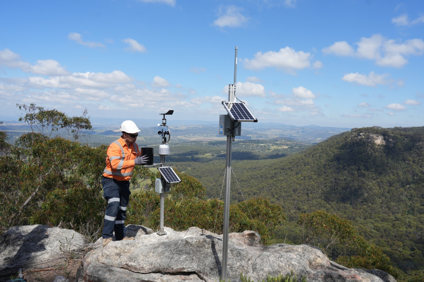 weather station and 4G gateway station installed to provide real-time monitoring data